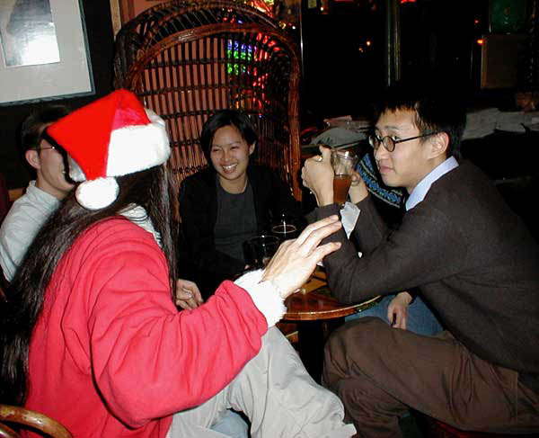 P1010068-dav-scaring-tourists